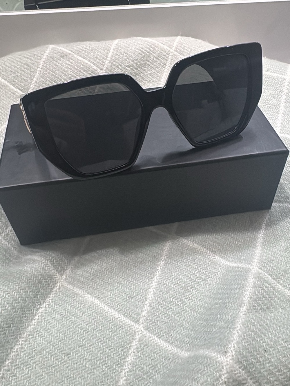Gucci Black Square Sunglasses with Gold GG Accent - Picture 2 of 2